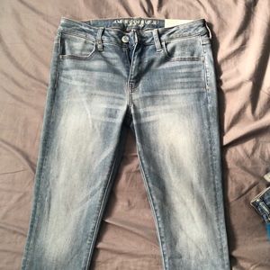 Never worn American eagle woman’s jeans